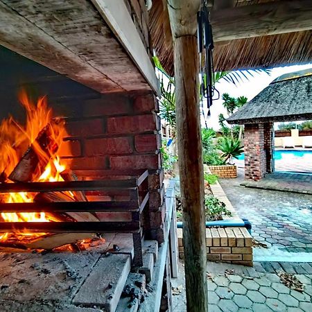 Aviators Paradise Guest House Мозел Бей Екстериор снимка