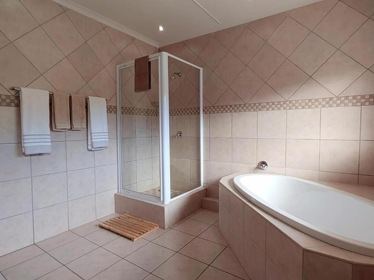 Aviators Paradise Guest House Мозел Бей Екстериор снимка