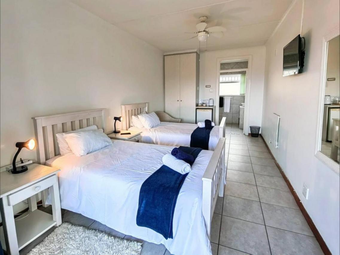 Aviators Paradise Guest House Мозел Бей Екстериор снимка